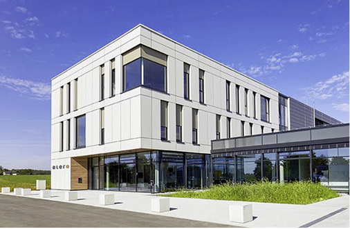 



Der Neubau von Elero ist auch mit ZIP-Anlagen ausgestattet, inklusive einer Lösung von Roma für die Fensterecke.
