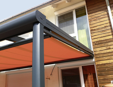 



Das Thema Wind ist bei der Ausführung als Unter-Glas-Markise in den allermeisten Fällen vollkommen unkritisch.
