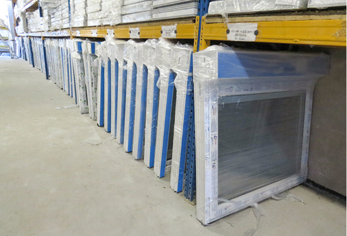 



Ein hoher Marktanteil von Kunststofffenstern wird auch immer einen hohen Anteil von Kunststoffrollläden bedeuten, zumal sehr oft komplett geliefert wird.
