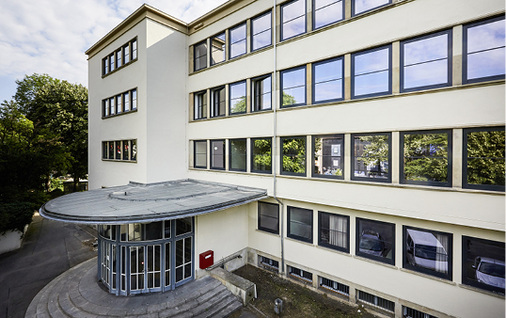 



Das Sozialpflegerische Bildungszentrum (SBBZ) in der Schmollerschule in Saarbrücken wurde mit Aluminiumfenstern aus der Produktion der Metakon-Metallbau GmbH ausgestattet. 
