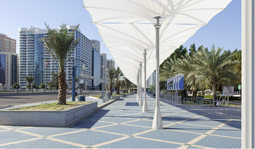 



Die Hauptkomponente des trichterförmigen Schirms ist die Membran aus hochbelastbarem Teflongewebe. Mast und Arme sind aus massivem Aluminium gefertigt.
