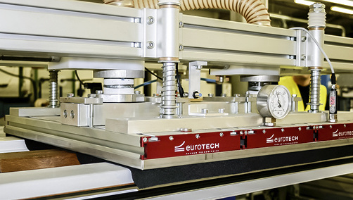 



Die eT-Gripper Saugkästen mit ihren Leichtmetallprofilen gibt es je nach Anwendung in verschiedenen Breiten, Längen und individuellen Lochaufteilungen.
