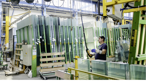 <p>
</p>

<p>
Spiegel Thomas verarbeitet geteilte Bandmaße zu Glasprodukten vor allem für den Interieur-Bereich.
</p> - © Foto: Spiegel Thomas

