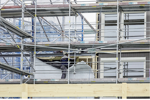 <p>
</p>

<p>
Montage der Module auf der Baustelle in Lenzburg.
</p> - © Foto: BFH Biel

