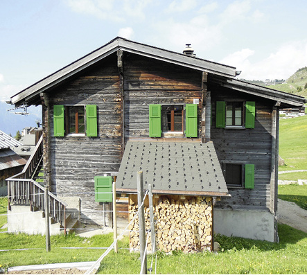 



Gerade bei Gebäuden in den Bergen und sehr großen Höhenunterschieden zwischen Standort und Fertigungsort der Isoliergläser, bietet sich der Einsatz des Bauteils in der ISO-Einheit an.
