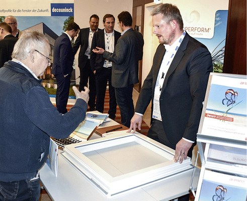 



Achim Kockler (r.) auf der Fenstertagung Plan-B, durchgeführt von Sika, Gretsch-Unitas und Inoutic / Deceuninck in Korntal bei Stuttgart
