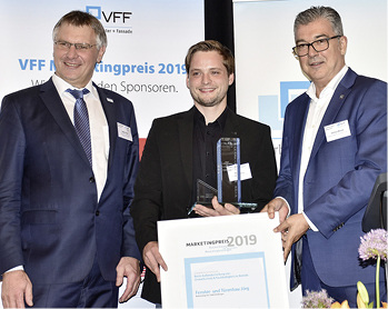 <p>
</p>

<p>
Der Marketingpreis 2019 zum Thema Nachhaltigkeit wurde dem Unternehmen Fensterbau Jörg verliehen.
</p> - © Foto: Daniel Mund / GLASWELT

