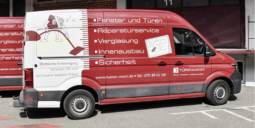 



Im Kundendienstbereich wird ein Telematik-System zur Tourenoptimierung genutzt, Fahrzeuge sollen möglichst effizient und stringent geografisch auf Tour sein.
