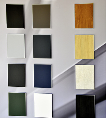 



Die hauseigene Oberflächenveredelungstechnologie Veka Spectral, die seit einiger Zeit optisch und auch haptisch ganz neue Akzente setzt, könnte auch in inhomogenen Designs wie Holz- oder Betonoptik hergestellt werden.
