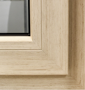 



Mit der Spectral-Oberfläche lassen sich auch völlig fugenfreie PVC-Gehrungsstöße realisieren.
