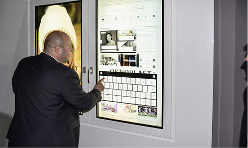<p>
</p>

<p>
Keine Fiktion mehr: Mit dem neuen Smart Window können Benutzer ihr Fenster ganz einfach zum Surfen im Internet oder Abspielen von Inhalten nutzen.
</p> - © Foto: Daniel Mund/GLASWELT

