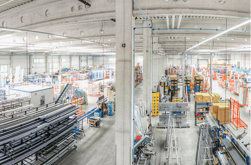 



Auf einer Fläche von 9500 m² realisiert Ventana den sortimentsbezogenen Spezialisten-Status. Dazu tragen auch Roto-Beschlagprogramme bei.
