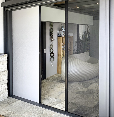 



Als erster Centor-Partner weltweit konnte die Eberl Holz- und Glastechnik GmbH aus Neustadt ihren Kunden die Vorzüge des neuen Insekten- und Sonnenschutzsystems S4 live in ihrer Hausausstellung vorführen.
