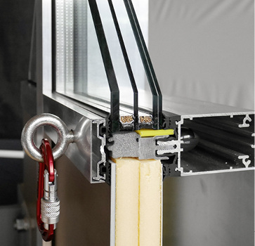 



Das Schnittmodell des Sieger-Projekts belegt den hohen Ausbildungsstand der Absolventen der HTL Kramsach. 
