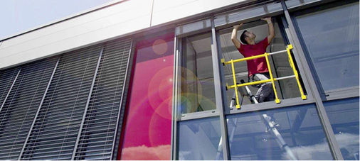 



Auch das Thema Arbeitssicherheit ist bei Wartungs- und Instandhaltungsmaßnahmen sehr wichtig, um die Sicherheit der Menschen vor Ort nicht zu gefährden.
