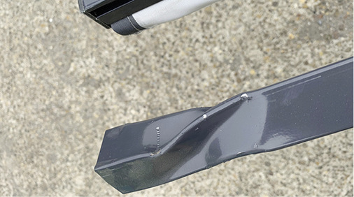 



Der Test mit der Sicherheitslast F
S
 schafft eine komplette Verdrehung des Tragrohres um fast 90°. Eine starke Windböe würde das Material innerhalb 1 Sekunde verformen.
