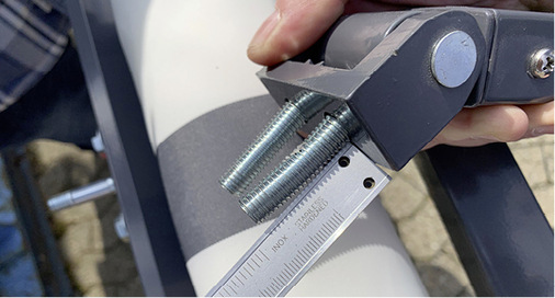 



Nach den Tests konnte eine starke Verformung der Schraubbolzen am Oberarmgelenk festgestellt werden, was eine weitere Nutzung der Markise unmöglich macht.
