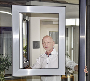 



Thomas Preis zur Acylcolor-Oberfläche: „Wir spielen das Thema hier voll aus, das ist der Joker bei uns.“ 
