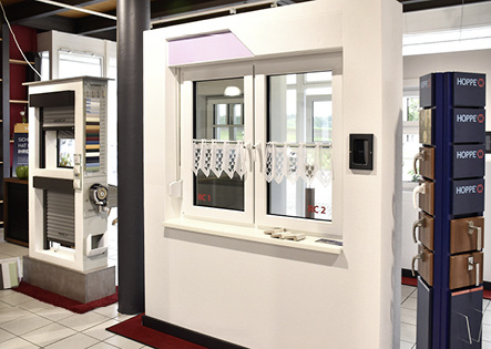 



In der Ausstellung werden viele Informationen über Fenster und Türen und deren Eigenschaften vermittelt. 
