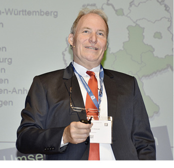 <p>
</p>

<p>
Ein letztes Mal noch wird Prof. Ulrich Sieberath als Institutsleiter die Rosenheimer Fenstertage mit seinem Vortrag eröffnen.
</p> - © Foto: Daniel Mund / GLASWELT

