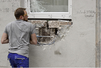 



Bild 6: Manuelle Einbruchprüfung
