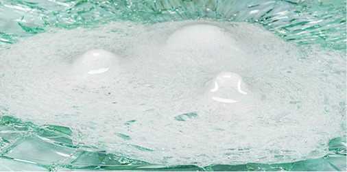 



Die Hochsicherheitsgläser von Vetrotech, die aus eine Kombination aus Glas und Kunststoff aufgebaut sind, können auch einem Mehrfachbeschuss standhalten.
