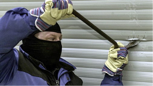 



Smarthome entkräftigt vor allem die wesentliche Argumentation der Polizei, Rollläden seien nur ein temporärer Einbruchschutz.
