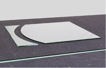 



Mit der neuen Zuschnitt-Anlage wird auch das Schneiden von Modellscheiben deutlich vereinfacht.
