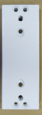 



Die Adapterplatte gibt es in mehreren Varianten und muss je nach Markisentyp mit unterschiedlichen Anordnungen der metrischen Schrauben ausgeführt werden.
