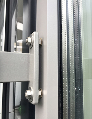 



Rost im Anflug: Wenn Muttern und Scheiben von verschiedenen Unternehmen eingebaut werden.
