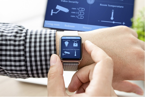 <p>
</p>

<p>
Auch die Apple Watch rückt immer mehr ins Zentrum der Bedienmöglichkeiten. Ihr Vorteil gegenüber dem Handy: Die Watch ist immer am Mann oder der Frau.
</p> - © Foto: Getty Images / Prykhodov

