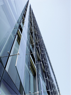 <p>
</p>

<p>
Energetisch optimiertes Gebäude: Je nach Wetterverhältnissen öffnet oder schließt sich die Fassade automatisch.
</p> - © Foto: Cubus Seestern, Düsseldorf (Produkte STG-BEIKIRCH GmbH & Co. KG)

