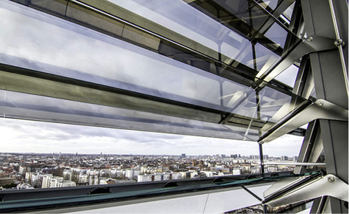 <p>
</p>

<p>
Wind- und Sichtschutz sowie Stauwärmeabführung über automatisierte Fenster in einem exklusivem Wohnhochhaus
</p> - © Foto: Living Levels, Berlin (Produkt: Wero GmbH)

