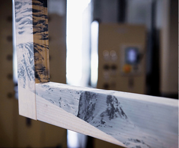 



Sogar Holzfenster lassen sich mit der Digitaldruck-Technologie individuell gestalten und veredeln.
