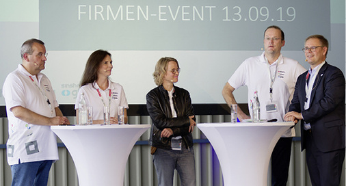 



Podiumsdiskussion v. l.: Matthias König, Nadine van Lessen, Katja Reinhardt, Andreas Bohn, Frank Lange
