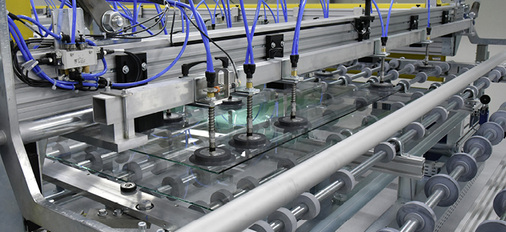 



In der vollautomatischen VSG-Fertigung lassen sich auch Jumbo-Formate bearbeiten.
