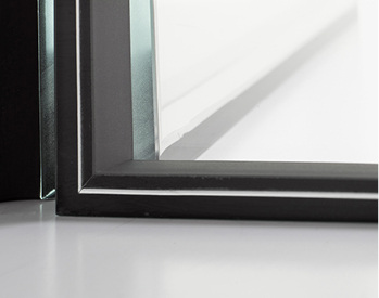 



Bei Porta Glas wird 2- bis 4-fach-ISO bis zu 100 mm gefertigt. Als flexible Spacer werden Edgetech-Produkte eingesetzt.
