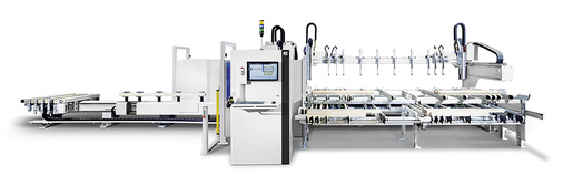 



Die Maschine ist in der Lage, bis zu 8000 Klappläden pro Jahr zu fertigen. Ziel war es aber auch, einfache Bretterläden oder auch Füllungen mit bearbeiten zu können.
