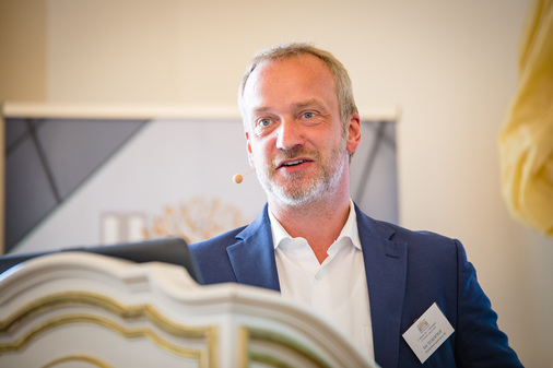 Auch im Vortrag von Kai Teckentrup (Teckentrup Door Solutions) spielten der steigende Zertifizierungs- und Dokumentationsbedarf eine Rolle, ebenso wie die aktuellen Themen der Brandschutz-Dokumentation und des Fachkräftemangels.