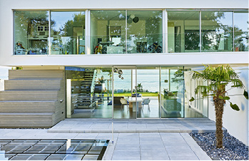 <p>
</p>

<p>
Bei offenen Schiebeelementen wird der Wohnraum im ersten Stock zur Terrasse.
</p> - © Foto: Solarlux GmbH

