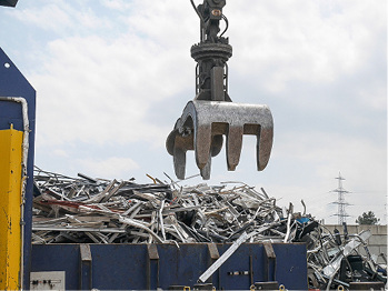 Im Hydro-Recycling-Werk in Dormagen können jährlich bis zu 36.000 t Alu-Schrott aufbereitet werden. - © Matthias Rehberger / GLASWELT
