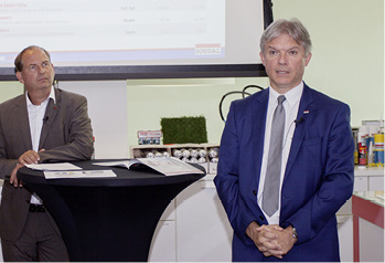 



Harald Lüdtke (links) und Luc Thys berichten über das abgelaufene Geschäftsjahr. 
