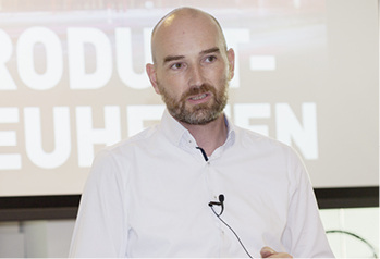 



Marketingleiter Alexander von Vulté stellt die Produktneuheiten vor.
