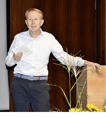 <p>
</p>

<p>
Marktforscher Martin Langen, Geschäftsführer der B+L MarktdatenGmbH, auf den Rosenheimer Fenstertagen 
</p> - © Foto: Daniel Mund / GLASWELT

