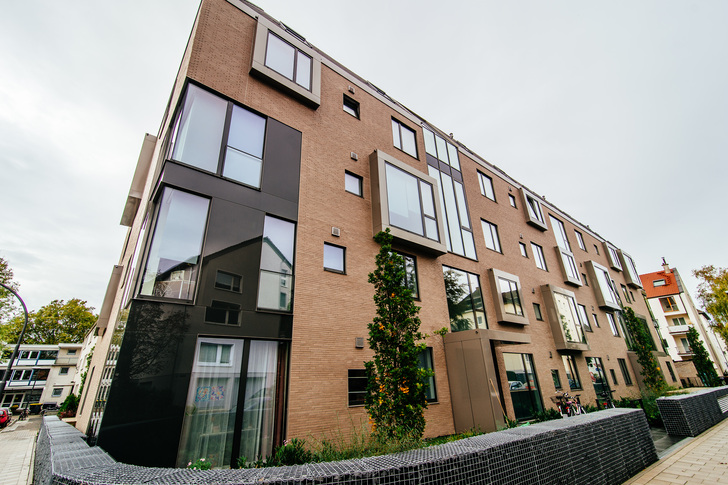 Appartement-Haus, Wüllnerstraße, Köln, Deutschland. Eingesetzte Systeme: MB-77HS, MB-86 SI, MB-TT50 - © Aluprof Deutschland GmbH