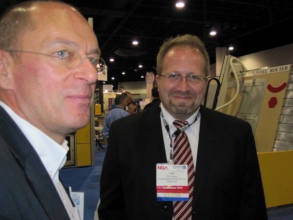Dirk Ebener (rechts), Geschäftsführer der NürnbergMesse North America Inc. im Gespräch mit Prof. Braun von der Fachhochschule Mainz. - Matthias Rehberger