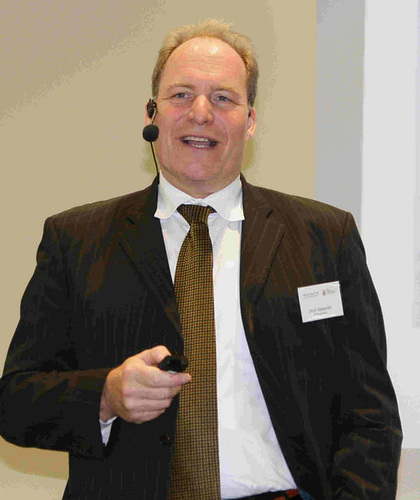 Ulrich Sieberath referierte über "das Fenster zur Welt" (national unterschiedliche Fensterkonzepte) - Daniel Mund / GLASWELT