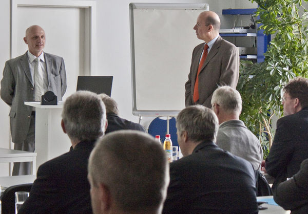 v.l.: Norbert Scheiderer (Geschäftsführer PHI) und Ralf Olsen (Geschäftsführer pro-K) - PHI