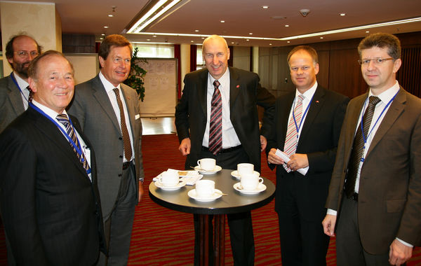 In den Pausen hatte man gute Gelegenheit, sich mit den Kollegen auszutauschen - Daniel Mund / GLASWELT