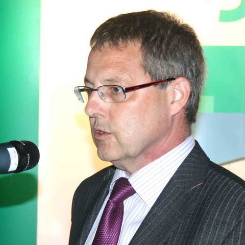 Über die kommende “DIN 18008 Glas im Bauwesen - Bemessungs- und Konstruktionsregeln“ referierte Hermann Hoegner von der obersten Baubehörde der Pfalz. - Matthias Rehberger, GLASWELT - © Matthias Rehberger, GLASWELT
Über die kommende “DIN 18008 Glas im Bauwesen - Bemessungs- und Konstruktionsregeln“ referierte Hermann Hoegner von der obersten Baubehörde der Pfalz. - Matthias Rehberger, GLASWELT - © Matthias Rehberger, GLASWELT